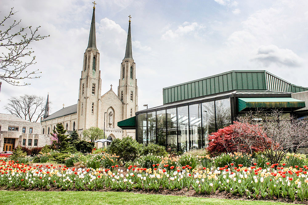 flowers-outside-the-botanical-garden-visitfortwayne